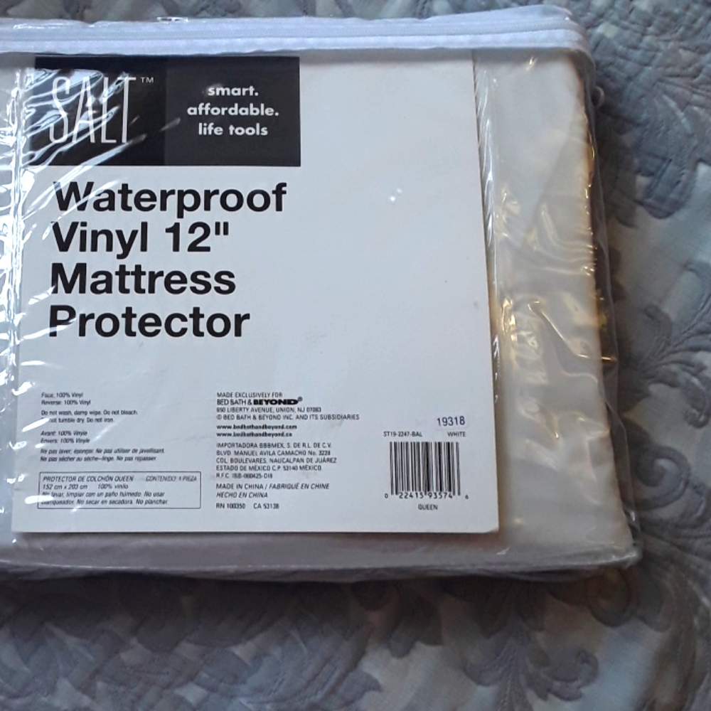 NWOT SALT Mattress Protector